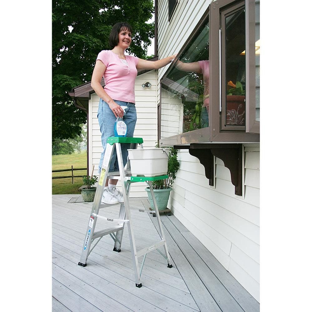 Werner 225-Pound Duty Rating Aluminum Stepladder