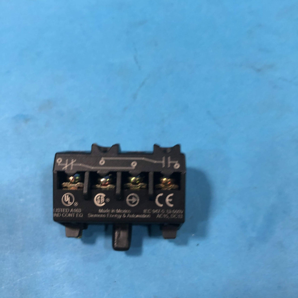 SIEMENS 52BJK 1 NO / 1 NC, for 30MM Operators, Screw TERMINALS, 10/5 AMP @ 600 VAC/DC, Contact Block