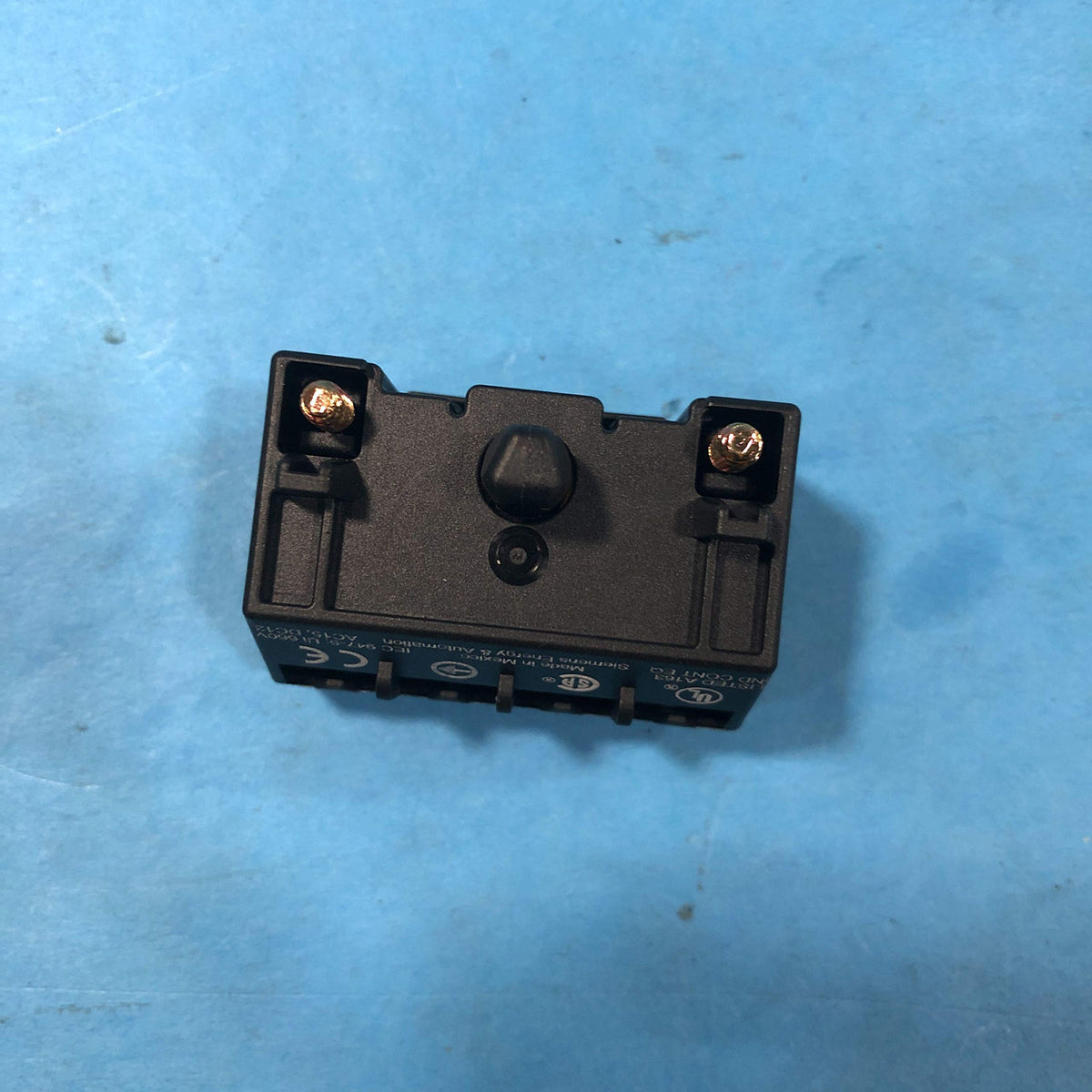 SIEMENS 52BJK 1 NO / 1 NC, for 30MM Operators, Screw TERMINALS, 10/5 AMP @ 600 VAC/DC, Contact Block