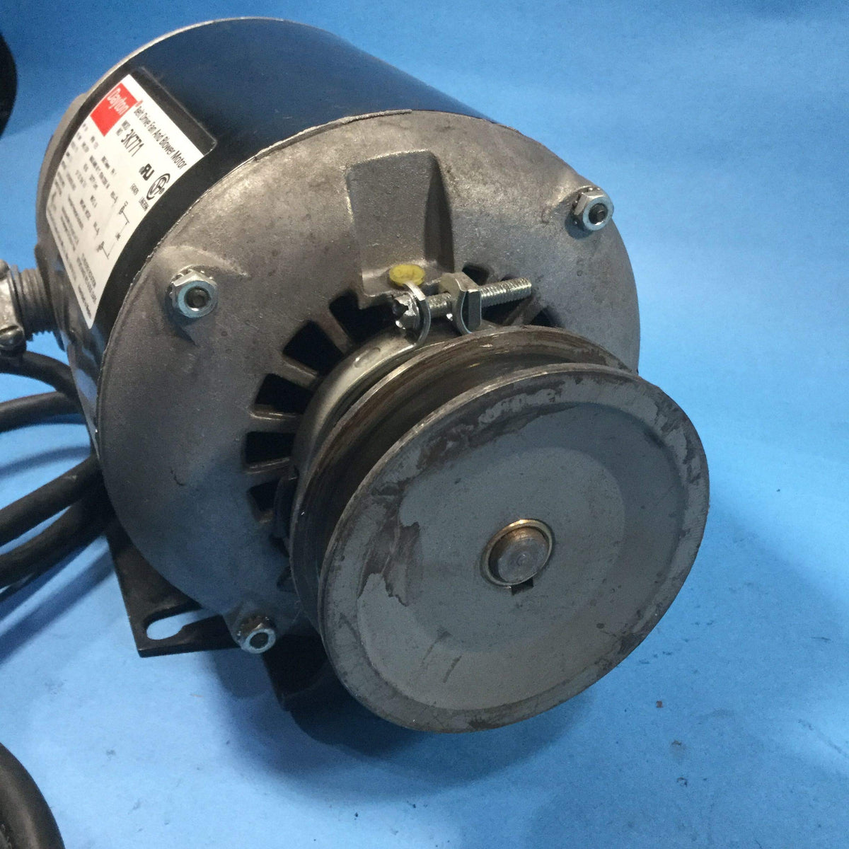 Dayton 3K771 Belt Drive Motor, Split-Phase, 1725 Nameplate RPM, 115V, Frame 48, 1/4 hp